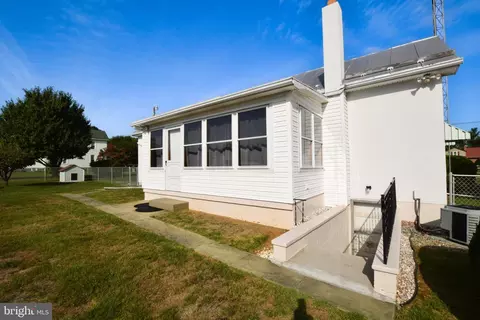Exterior - 3086 Summit Point Rd, Summit Point, WV 25446 photo 5 of 5