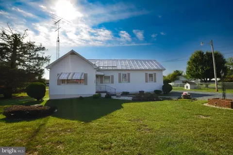 3086 Summit Point Rd, Summit Point, WV 25446