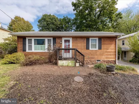 55 Clay St, Harpers Ferry, WV 25425