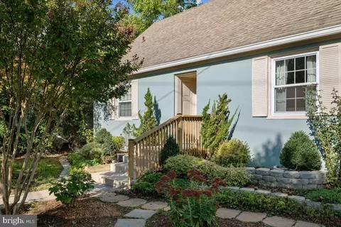 1452 W Washington St, Harpers Ferry, WV 25425