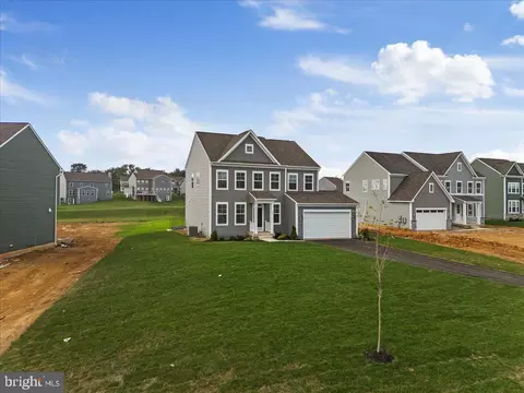 215 Ladysthumb Cir, Charles Town, WV 25414
