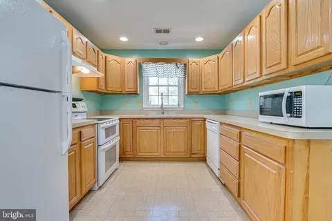 408 E 13th Ave, Ranson, WV 25438 photo 7