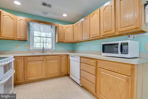 408 E 13th Ave, Ranson, WV 25438 photo 6