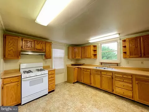 119 E 10th Ave, Ranson, WV 25438 photo 10
