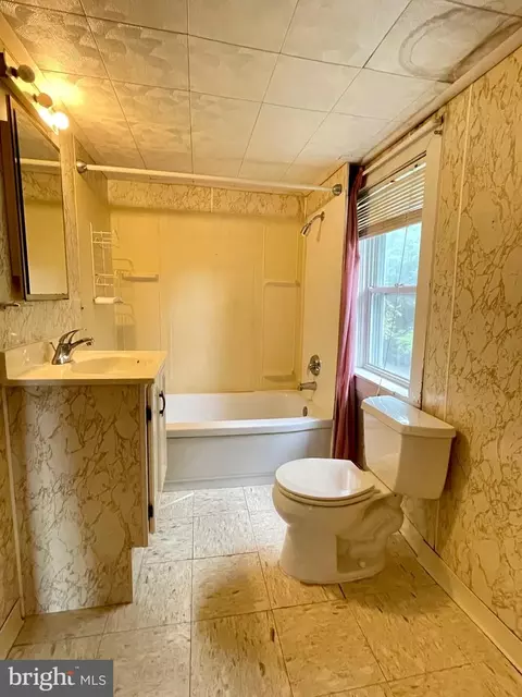 119 E 10th Ave, Ranson, WV 25438 photo 23