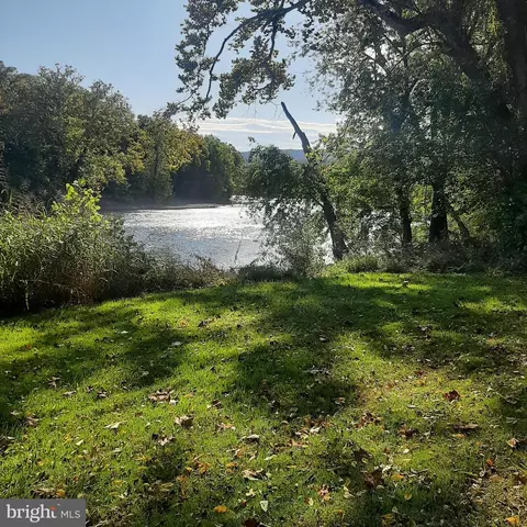 502 Dailey Rd, Charles Town, WV 25414
