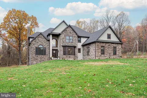 928 Waterside Dr, Harpers Ferry, WV 25425