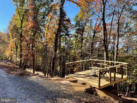 44 Moonridge Lane, Harpers Ferry, WV 25425