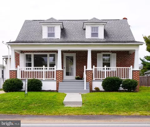 649 Jefferson Ave, Charles Town, WV 25414