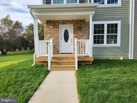 103 E 7th Ave, Ranson, WV 25438 photo 4