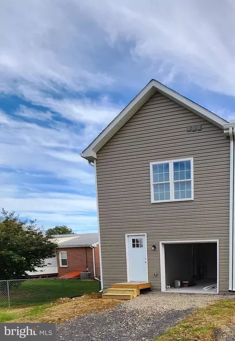 105 E 7th Ave, Ranson, WV 25438 photo 8