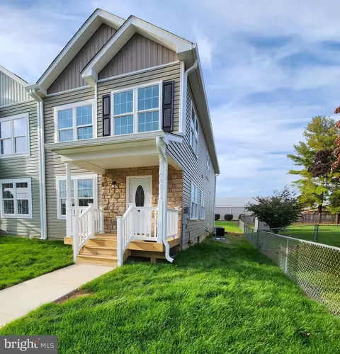105 E 7th Ave, Ranson, WV 25438 photo 5