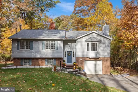 383 Cub Run Ln, Harpers Ferry, WV 25425