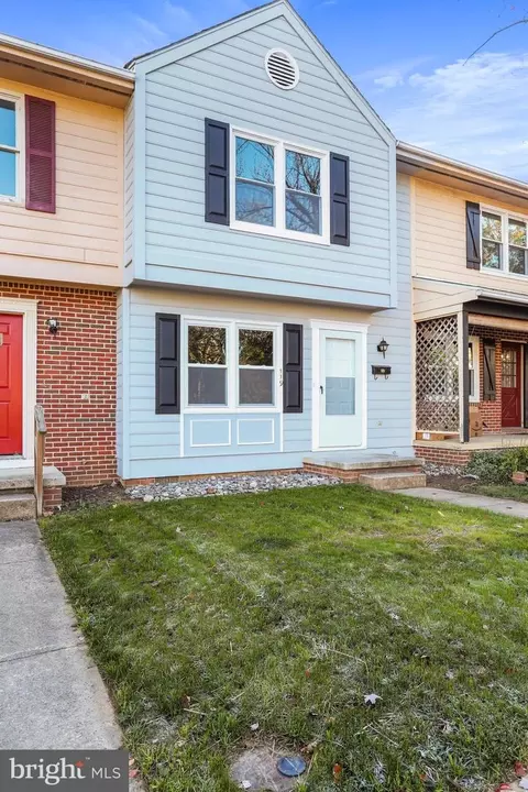 119 N Church St, Charles Town, WV 25414