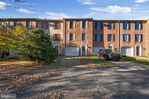 16 Rutherford Pl, Harpers Ferry, WV 25425