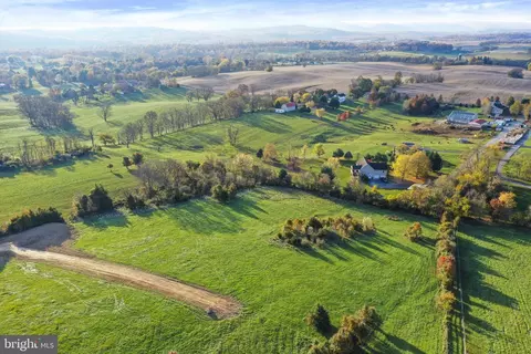 1 Hawthornedale Road, Charles Town, WV 25414