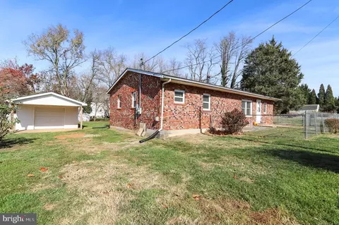 412 W 3rd Ave, Ranson, WV 25438 photo 2