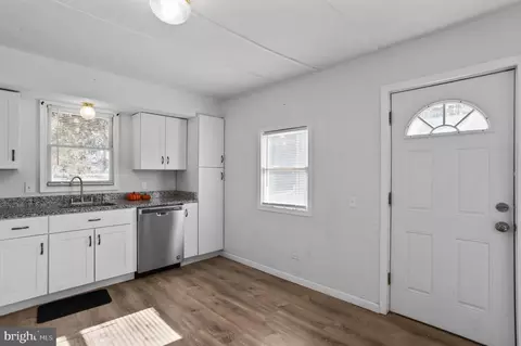 412 W 3rd Ave, Ranson, WV 25438 photo 7