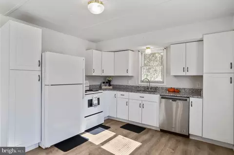 412 W 3rd Ave, Ranson, WV 25438 photo 8