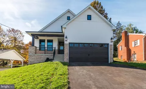 430 Seminary St S, Charles Town, WV 25414