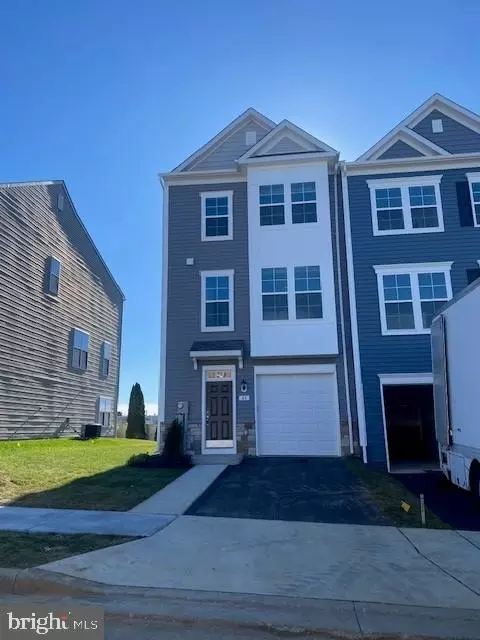 45 Union Ridge Dr, Charles Town, WV 25414
