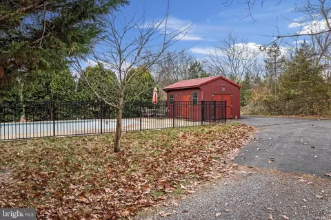 1195 Summit Point Rd, Summit Point, WV 25446 photo 6