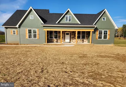 120 Autumn Ridge Ln, Kearneysville, WV 25430