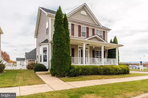 228 Lord Fairfax St, Charles Town, WV 25414