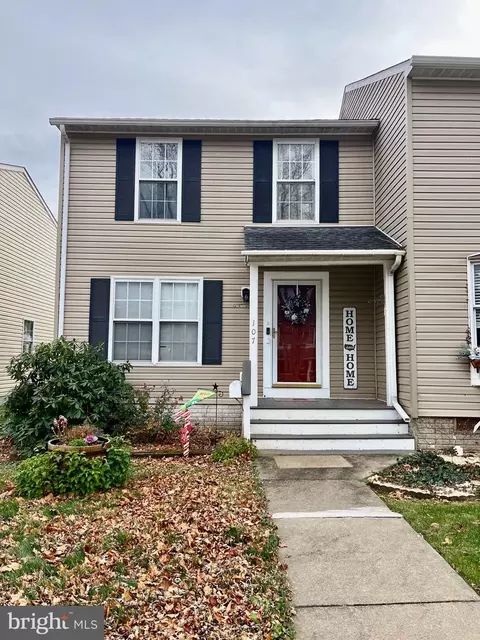 107 Center St, Charles Town, WV 25414