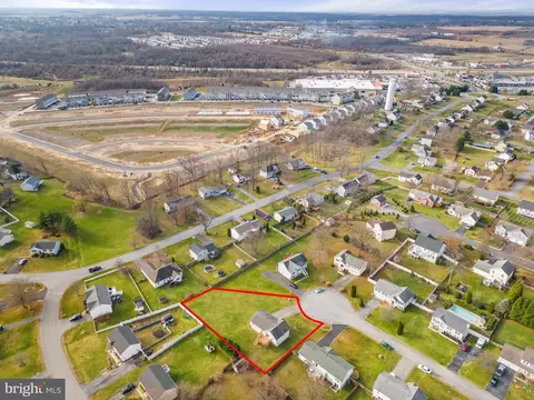 77 Flopsy Ct, Ranson, WV 25438 photo 3