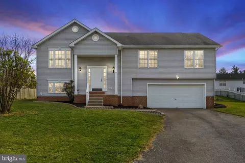 77 Flopsy Ct, Ranson, WV 25438 photo 2
