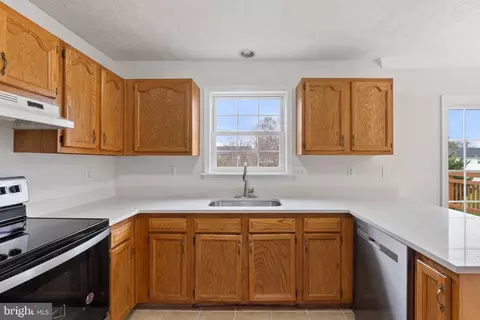 77 Flopsy Ct, Ranson, WV 25438 photo 6