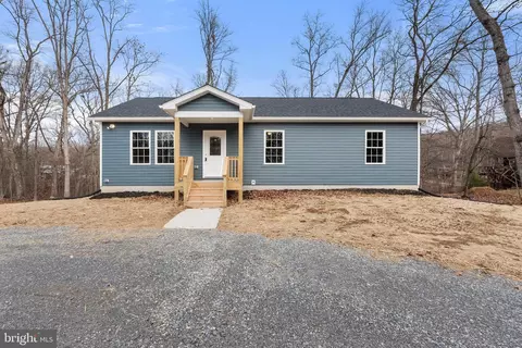 60 Mountain Brook Dr, Harpers Ferry, WV 25425