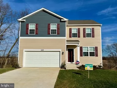 445 Gatehouse Pl, Charles Town, WV 25414