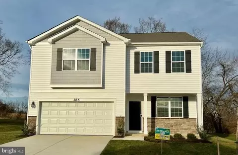 385 Gatehouse Pl, Charles Town, WV 25414
