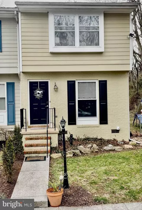 209 Greenhill Ct, Ranson, WV 25438