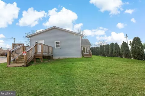 Exterior - 102 W 4th Ave, Ranson, WV 25438 photo 5 of 5