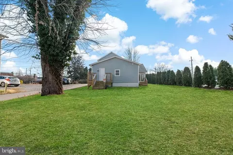 Exterior - 102 W 4th Ave, Ranson, WV 25438 photo 3 of 5