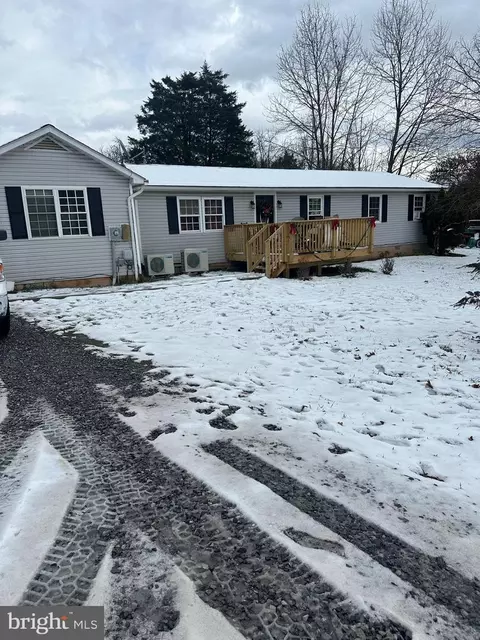 796 Hidden Hollow Dr, Kearneysville, WV 25430