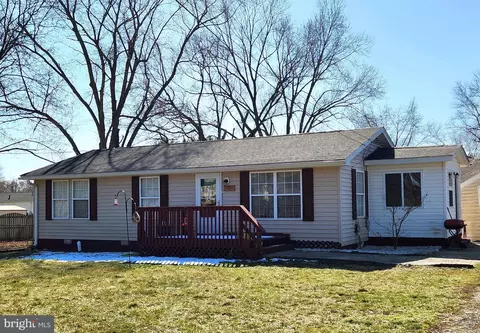 66 Evergreen Dr, Charles Town, WV 25414