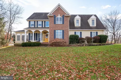 874 Pheasant Hill Rd, Summit Point, WV 25446