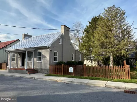 111 E New St, Shepherdstown, WV 25443 photo 1