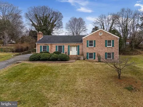 809 Morison St, Charles Town, WV 25414