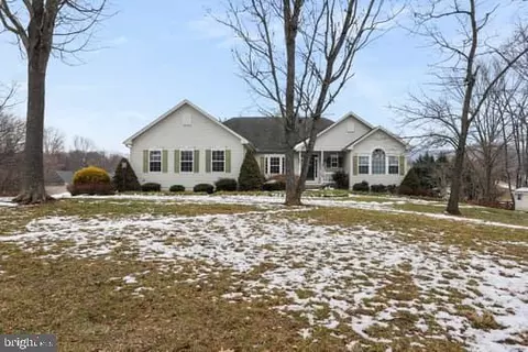 191 Avon Bend Rd, Charles Town, WV 25414