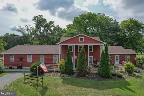 7678 Leetown Rd, Kearneysville, WV 25430