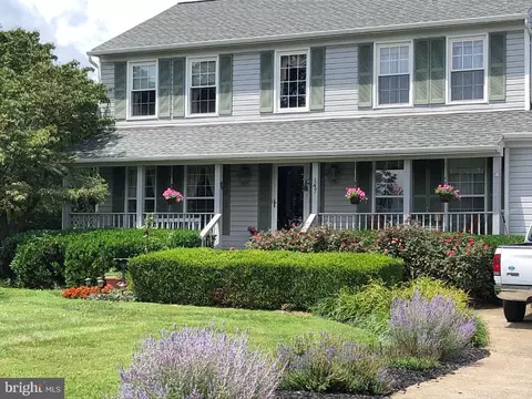 147 Chaz Ct, Charles Town, WV 25414