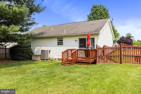 Exterior - 27 Bugs Ct, Ranson, WV 25438 photo 12 of 13