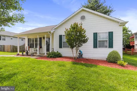 Exterior - 27 Bugs Ct, Ranson, WV 25438 photo 5 of 13