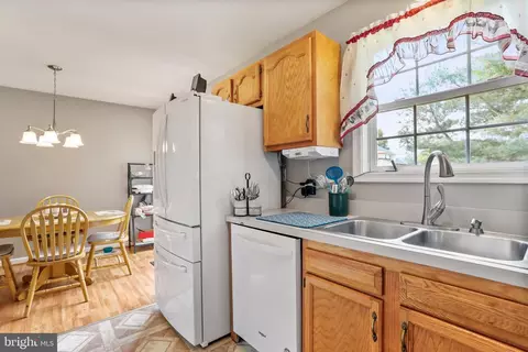 Kitchen - 27 Bugs Ct, Ranson, WV 25438 photo 3 of 3