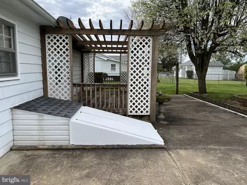 Exterior - 29 Cider Ln, Ranson, WV 25438 photo 14 of 16